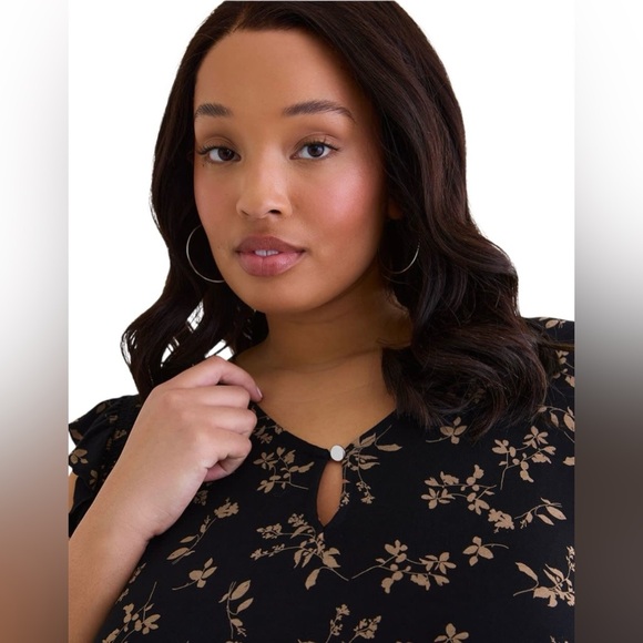 Penningtons, Plus Size V-Neck Knit Top With Flutter Sleeves, 3X, Black - Picture 3 of 9